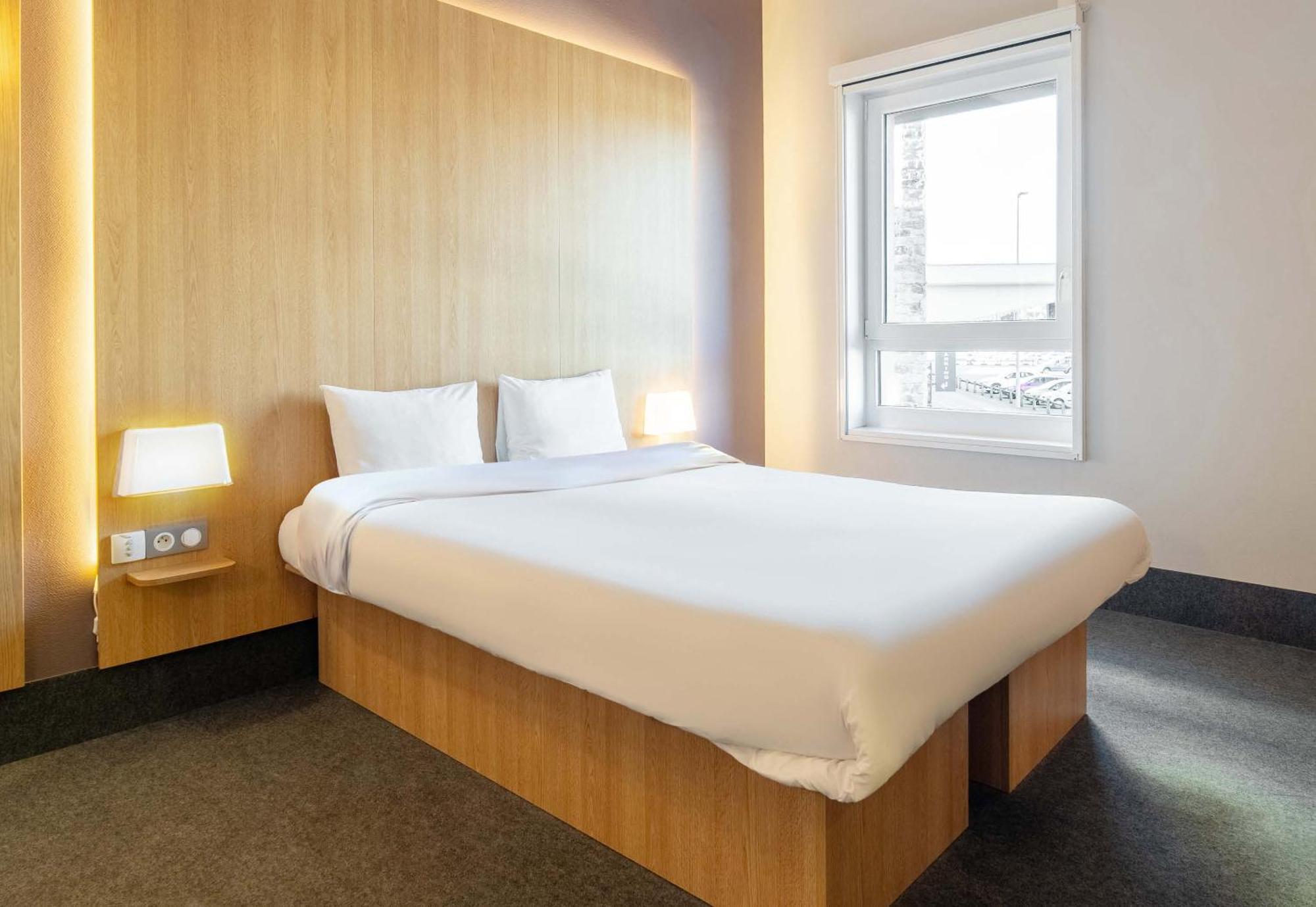 B&B HOTEL Limoges Centre Gare Esterno foto
