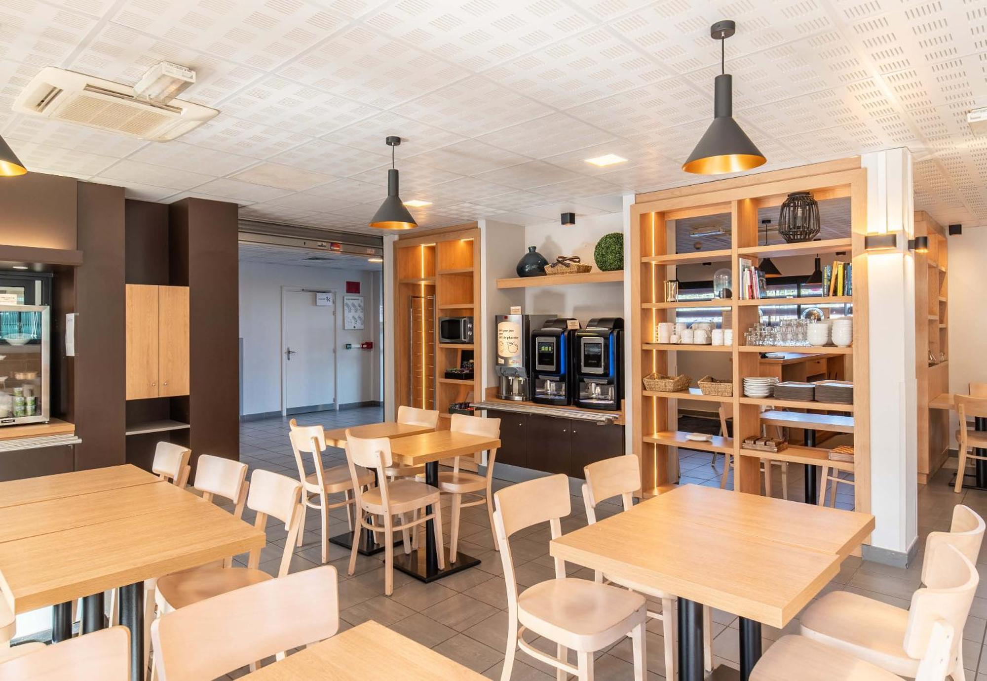 B&B HOTEL Limoges Centre Gare Esterno foto