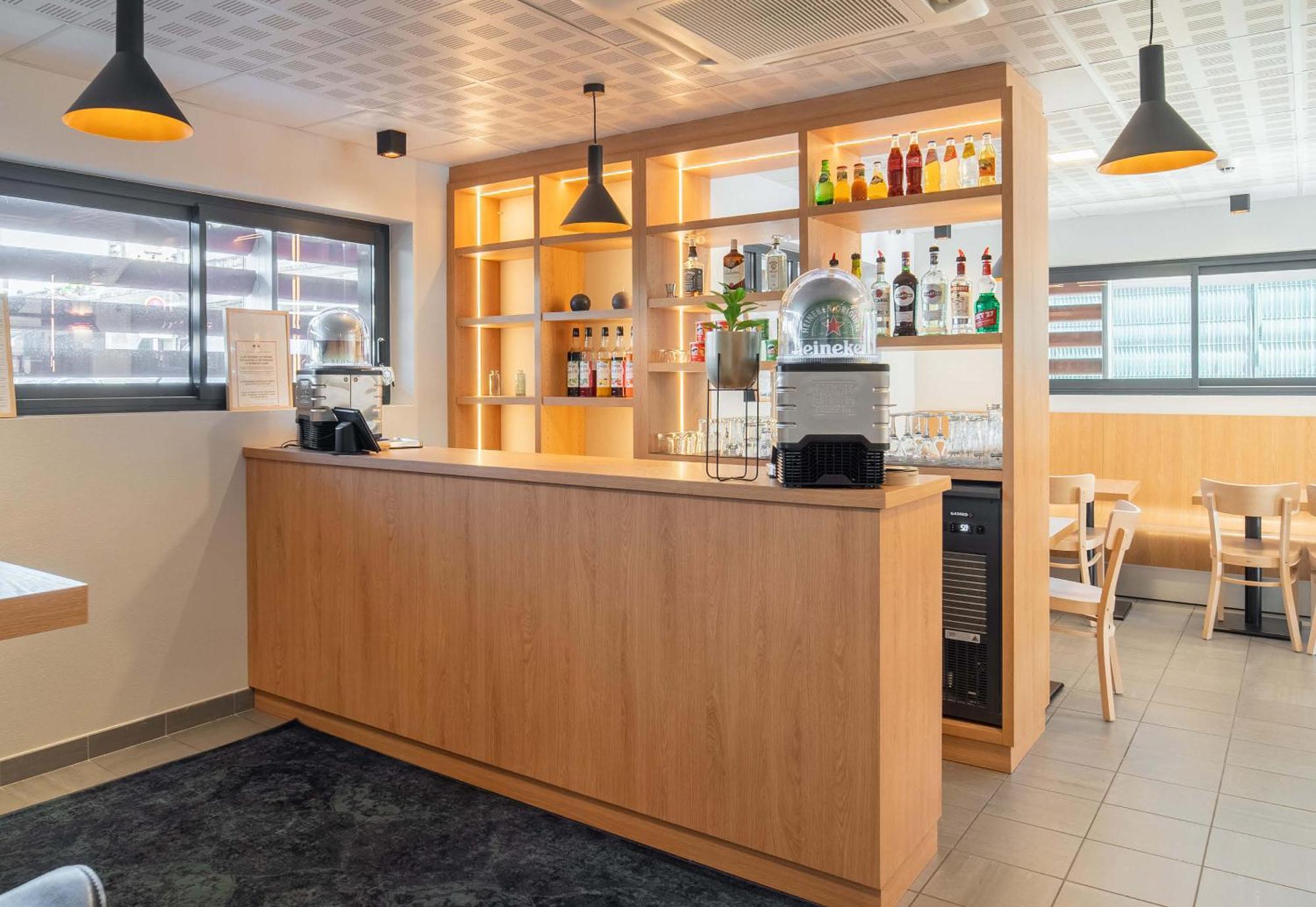 B&B HOTEL Limoges Centre Gare Esterno foto
