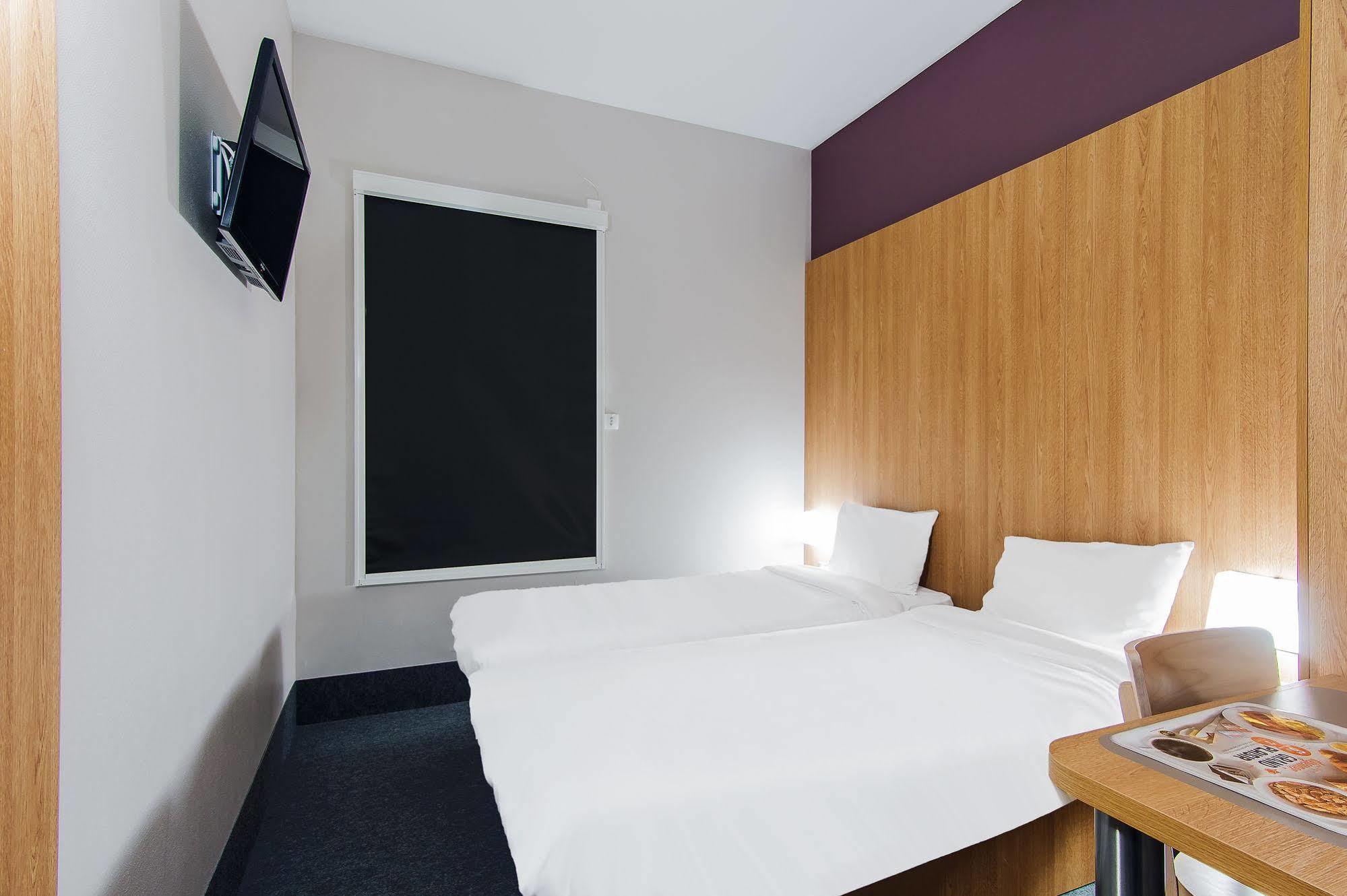 B&B HOTEL Limoges Centre Gare Esterno foto