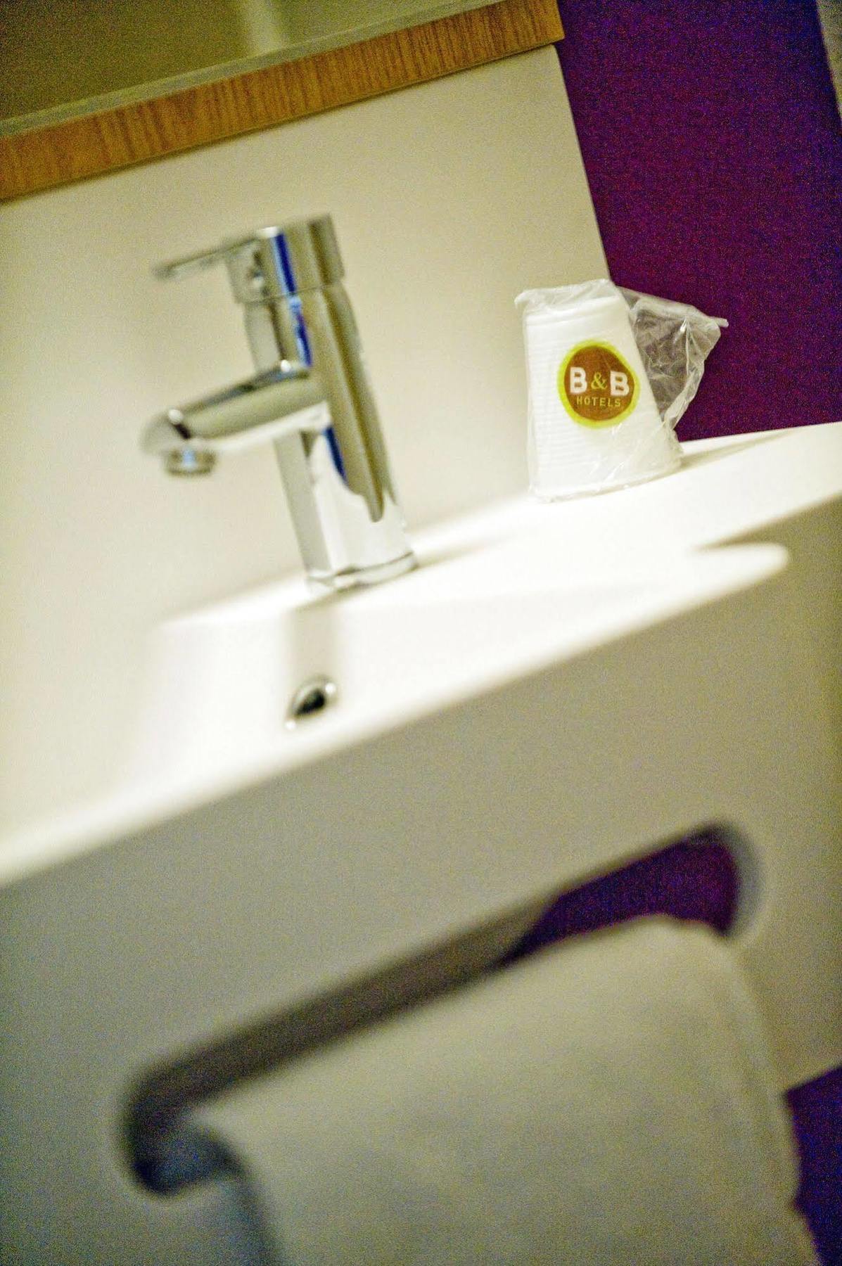 B&B HOTEL Limoges Centre Gare Esterno foto