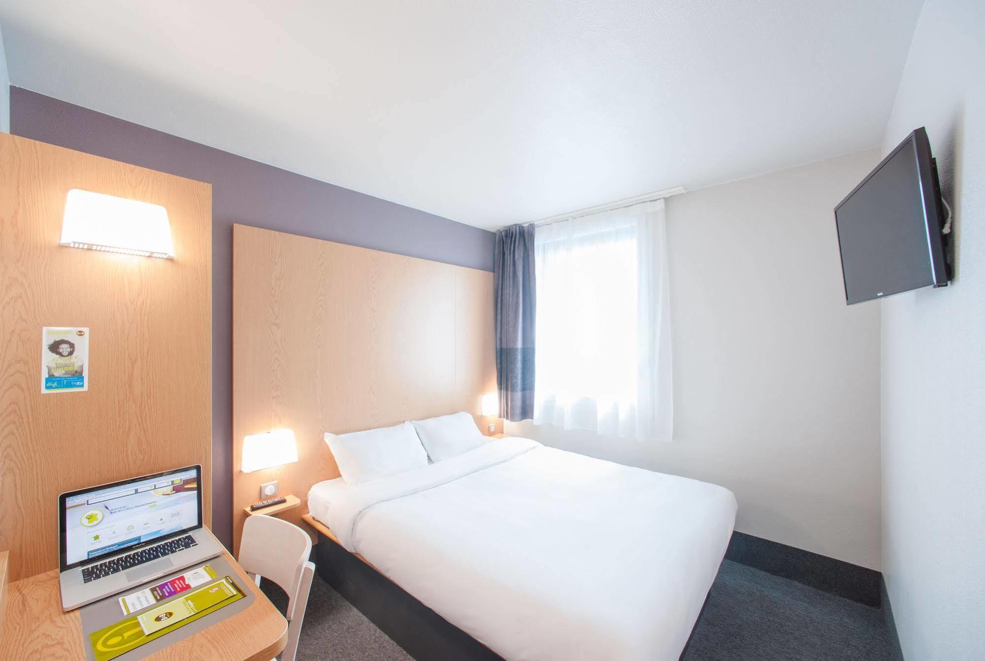 B&B HOTEL Limoges Centre Gare Esterno foto